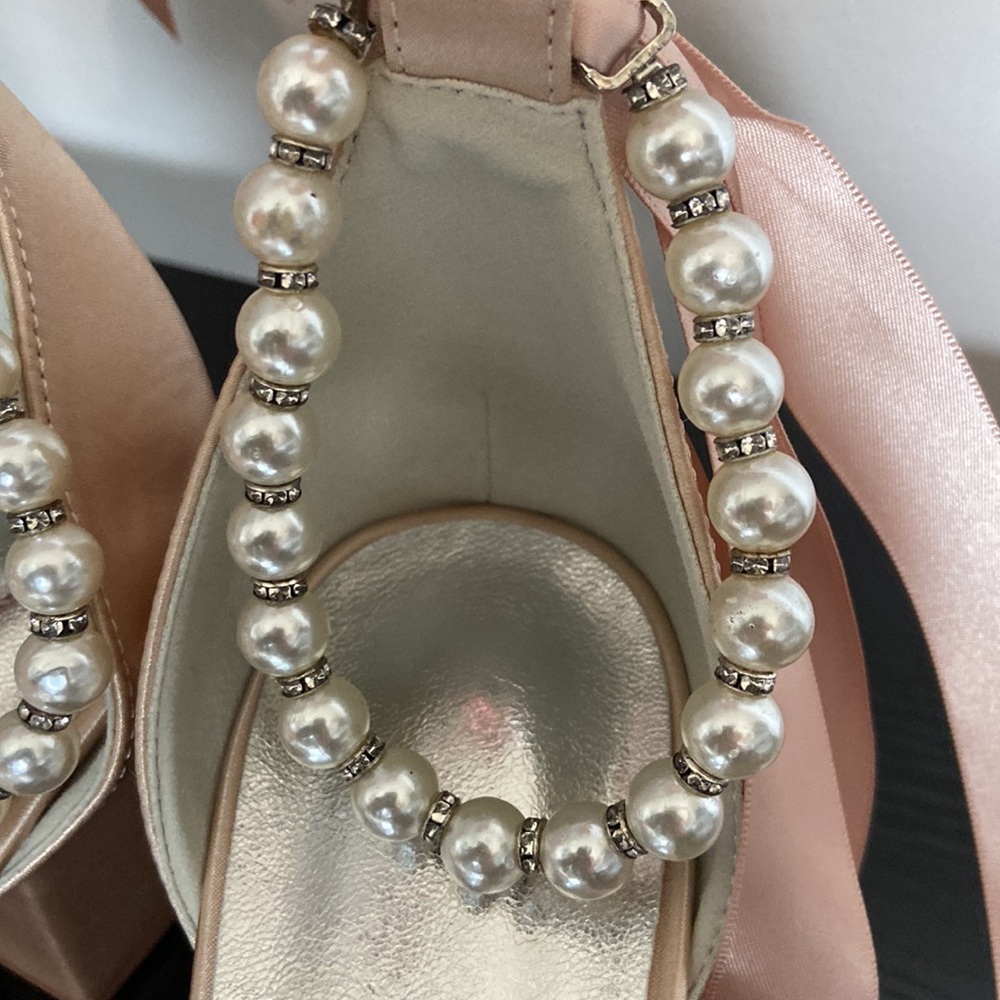 Women’s Champagne open toe 2 1/2” heel, silk, pearls stones SZ10/41 NWOT - Picture 6 of 11